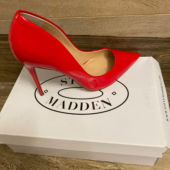 Steve Madden Red Stilettos - Picture 7 of 10